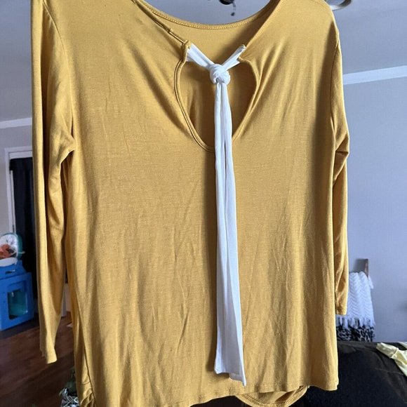 Women’s ADARA 1/4 Length sleeves Shirt ,blouse, top size S Stretchy For Med - Picture 2 of 7